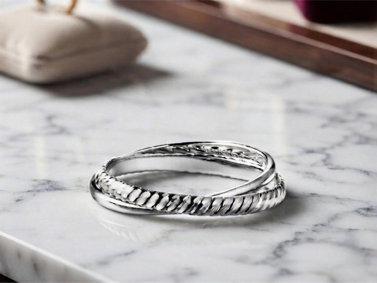 Twisted Duo Ring Set – Smooth and Twist Bands in solid gold, view 3