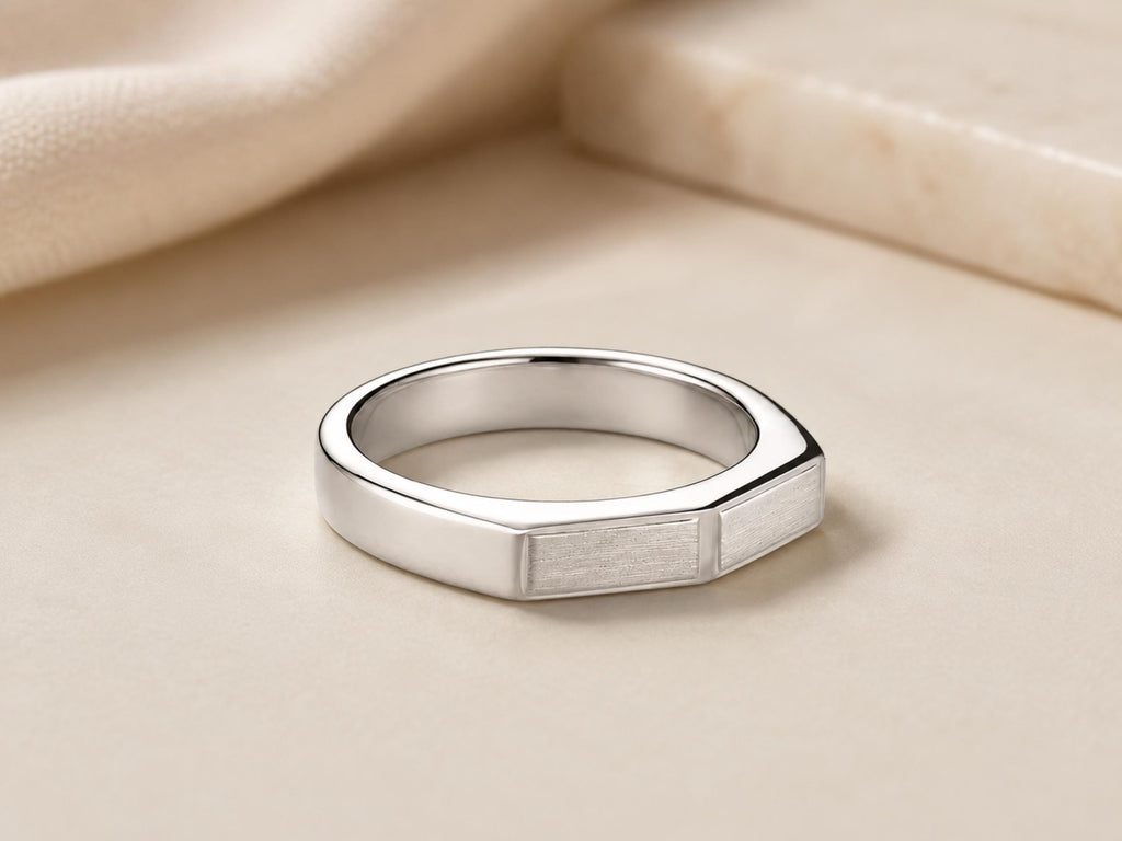 Geometric Flat Top Band – 4mm in solid gold, view 2