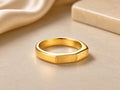 Geometric Flat Top Band – 4mm in solid gold
