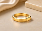 Geometric Flat Top Band – 4mm in solid gold