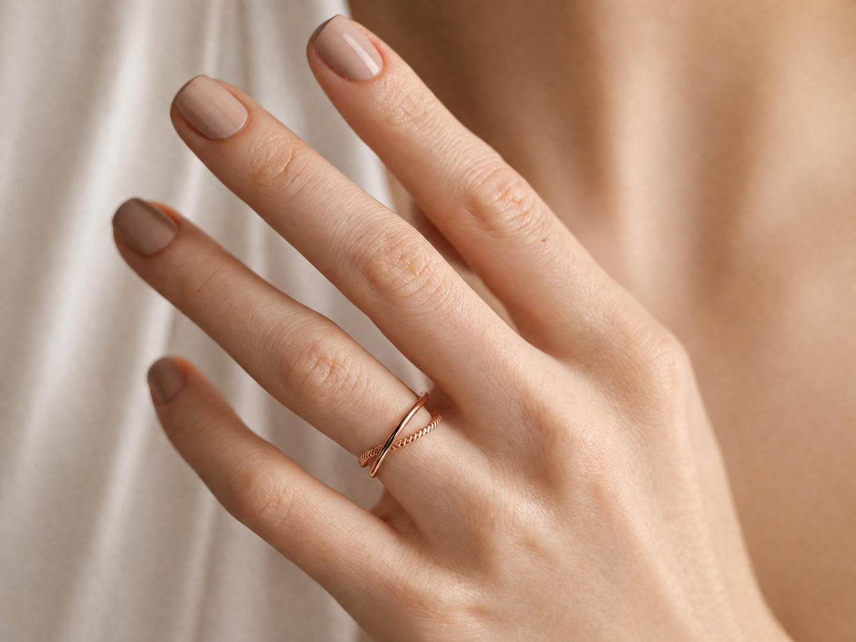 Twisted Duo Ring Set – Smooth and Twist Bands in solid gold, view 6