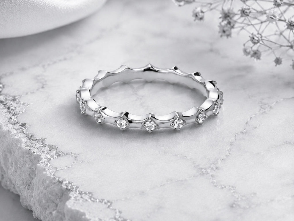 Scalloped Crown Stacking Ring – 2.8mm in solid gold, view 3