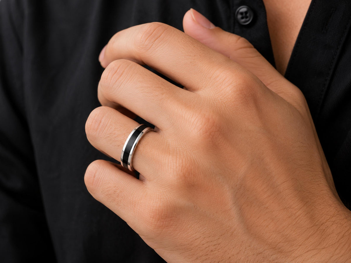 Black Enamel Inlay Band – 6mm Unisex in solid gold, view 4