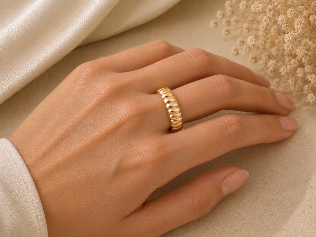 Chunky Fluted Ring – 6.35mm Wide Band in solid gold, view 8