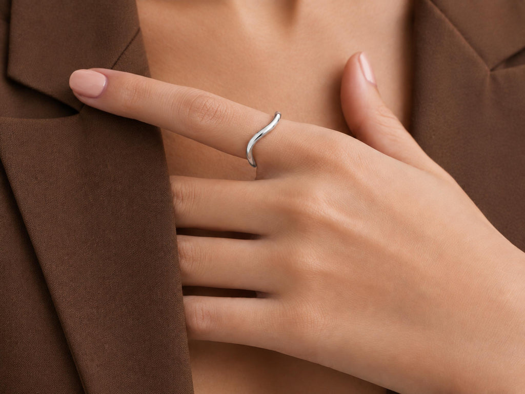 Sculpted Wave Ring – 3mm in solid gold, view 8