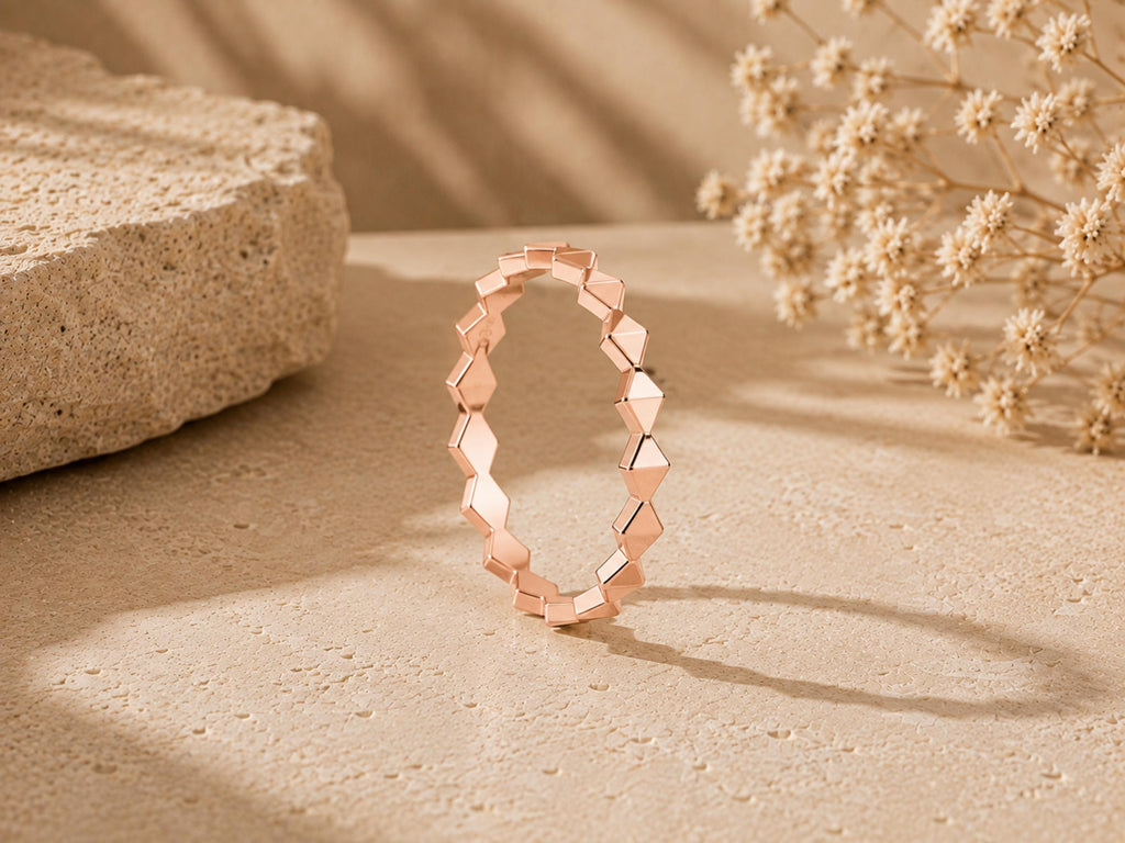 Faceted Zigzag Stacking Band – 2.5mm in solid gold, view 4