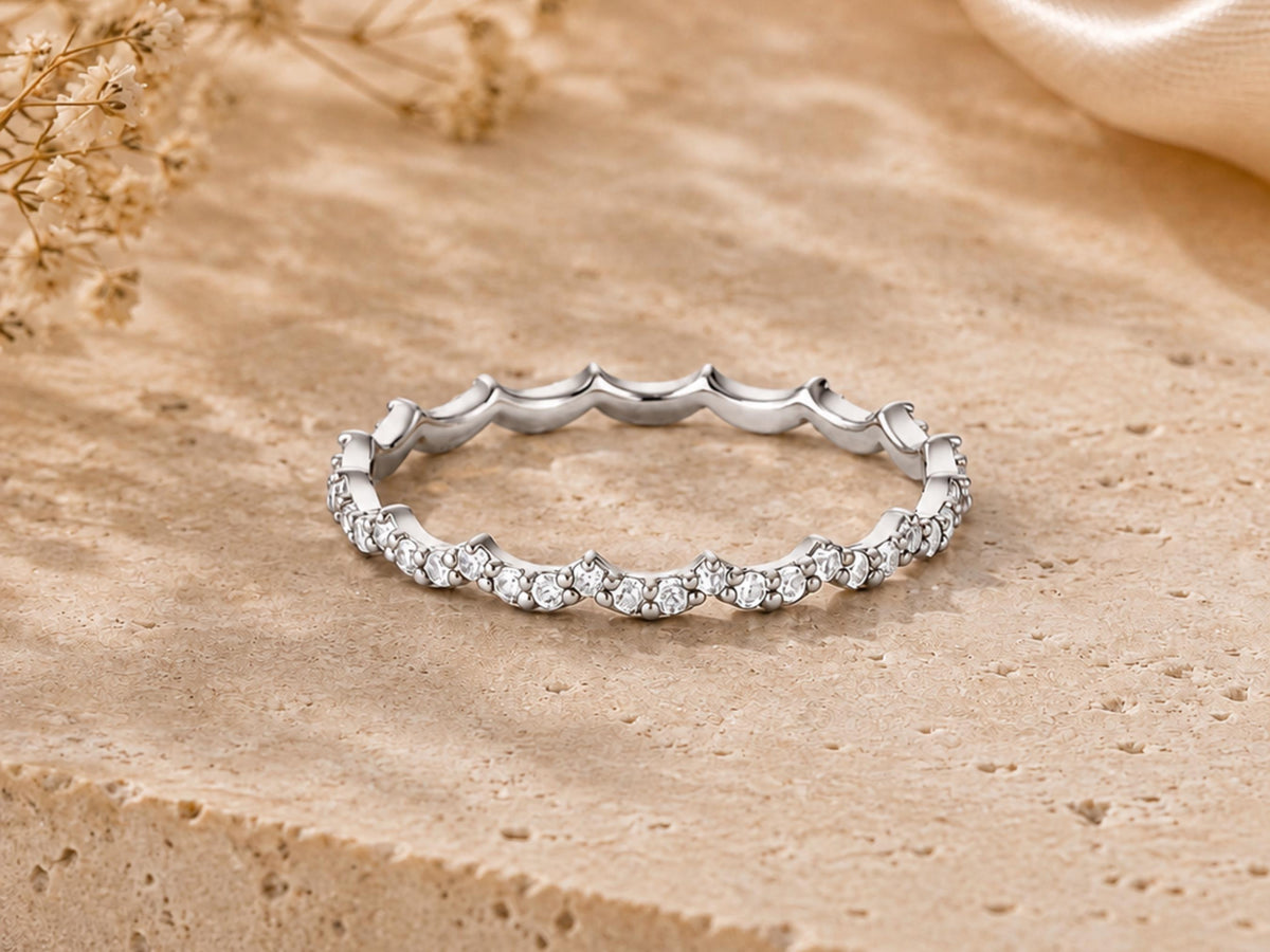 Scalloped Stacking Ring Set – 2 Rings in solid gold, view 9