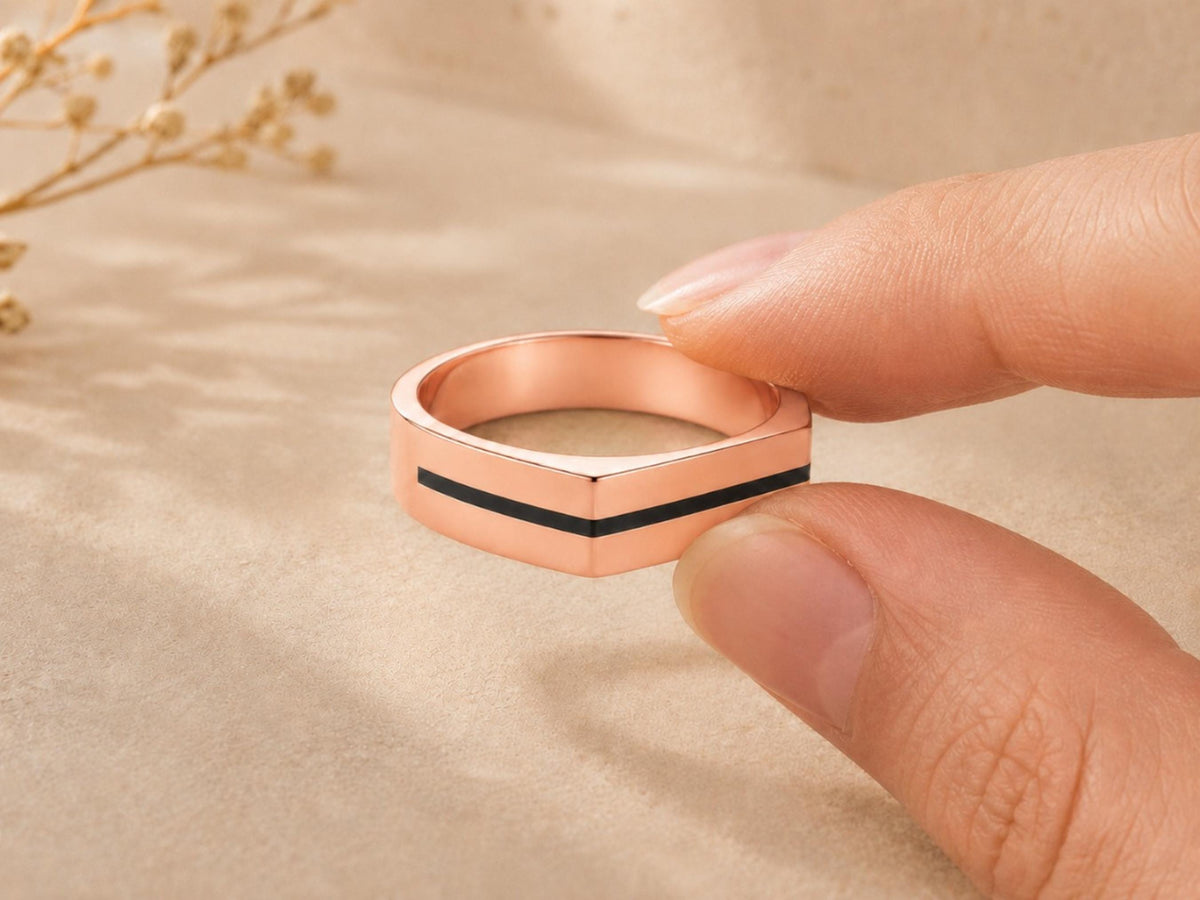 Black Stripe Flat Top Band – 6mm in solid gold, view 9