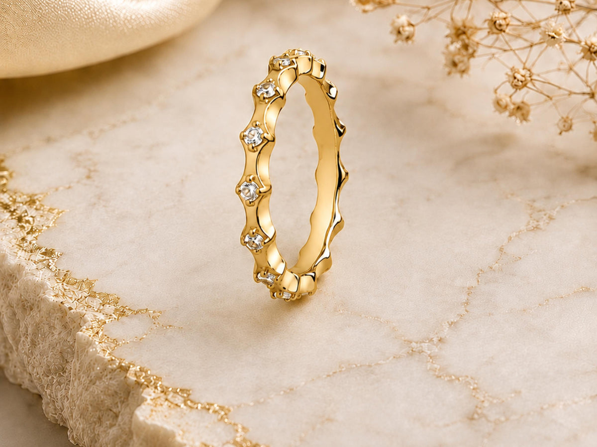 Scalloped Crown Stacking Ring – 2.8mm in solid gold, view 4