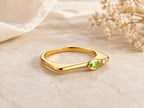 Green Stone Bar Ring – 1.5mm in solid gold, view 2