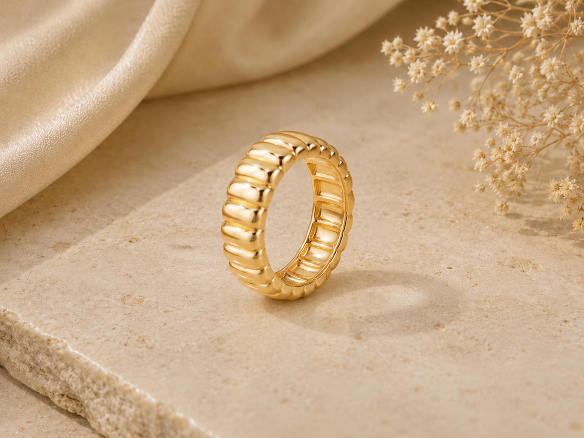 Chunky Fluted Ring – 6.35mm Wide Band in solid gold, view 4