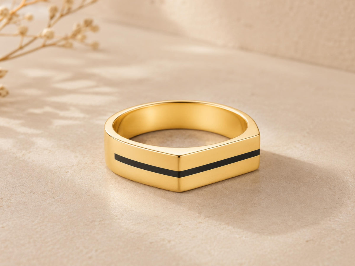 Black Stripe Flat Top Band – 6mm in solid gold