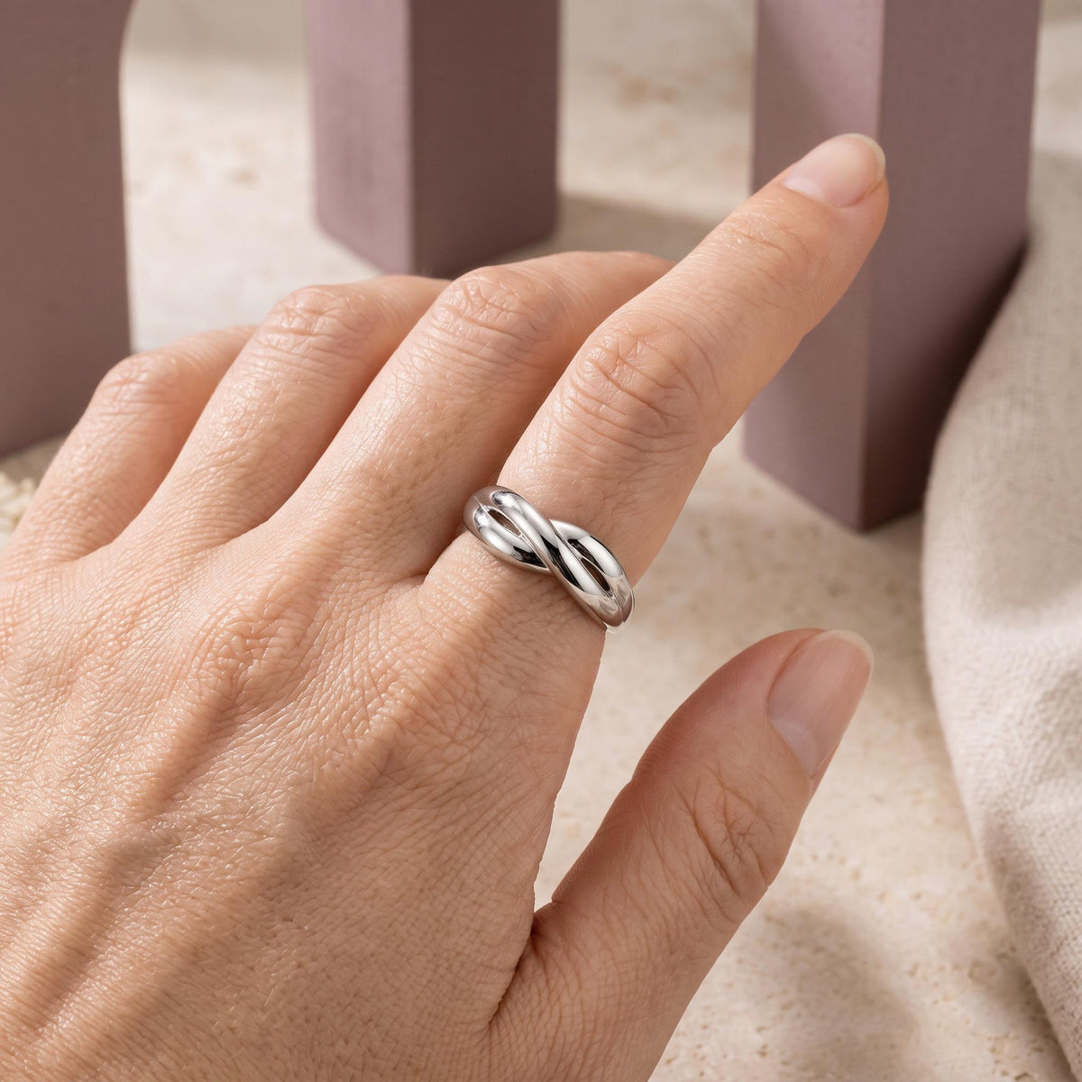 Twisted Knot Ring – 6.3mm in solid gold, view 9