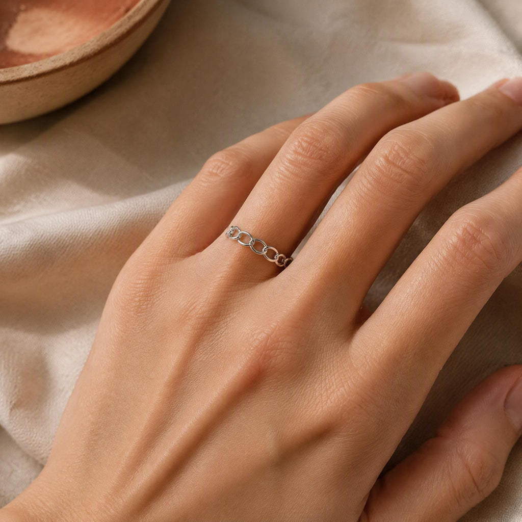 Curb Chain Ring – 4.45mm in solid gold, view 10